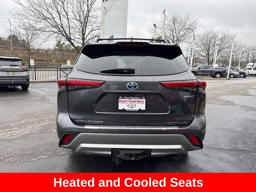 Magnetic Gray Metallic 2021 Toyota Highlander Hybrid Platinum