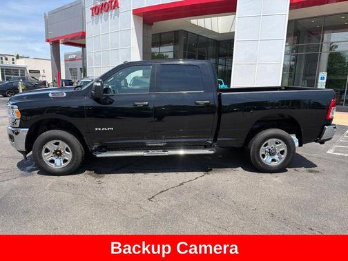 Diamond Black Crystal Pearlcoat 2024 RAM 2500 Big Horn Crew Cab 4x4 6'4' Box