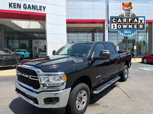 Diamond Black Crystal Pearlcoat 2024 RAM 2500 Big Horn Crew Cab 4x4 6'4' Box
