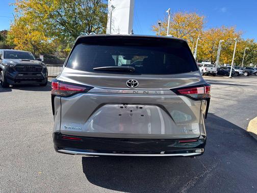 Heavy Metal [extra_cost_color] 2026 Toyota Sienna Platinum