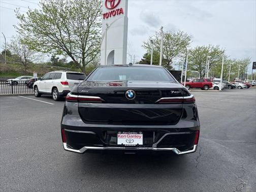 2024 BMW 740 i xDrive