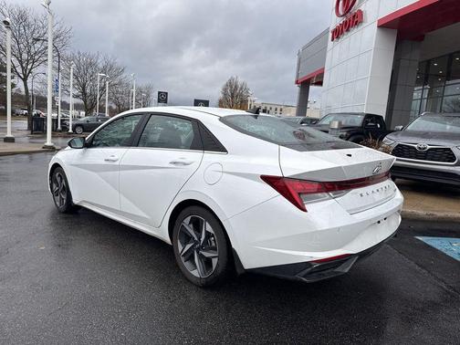 2023 Hyundai ELANTRA Limited