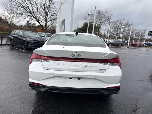 2023 Hyundai ELANTRA Limited