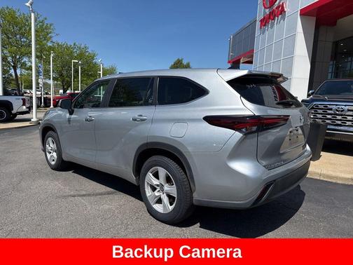 Celestial Silver Metallic 2025 Toyota Highlander LE