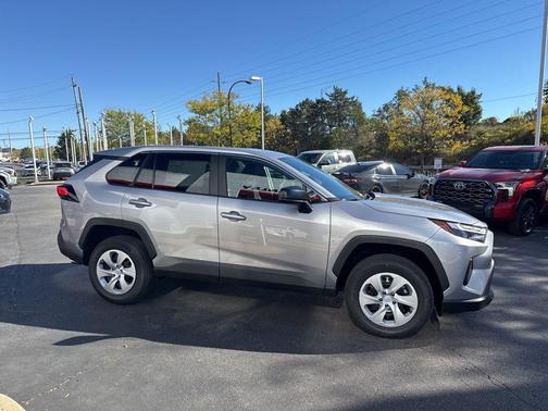 2025 Toyota RAV4 LE