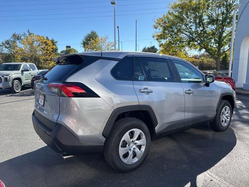 2025 Toyota RAV4 LE