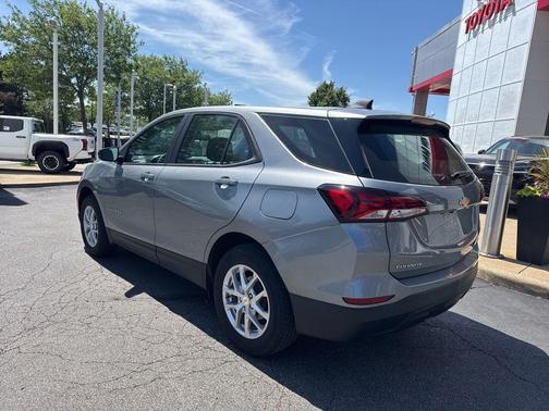 Sterling Gray Metallic 2023 Chevrolet Equinox LS
