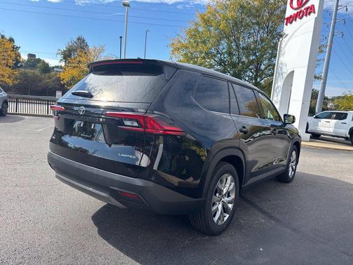 Midnight Black Metallic 2026 Toyota Grand Highlander
