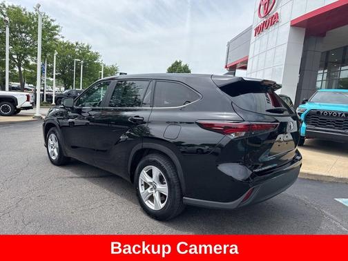 Midnight Black Metallic 2025 Toyota Highlander LE