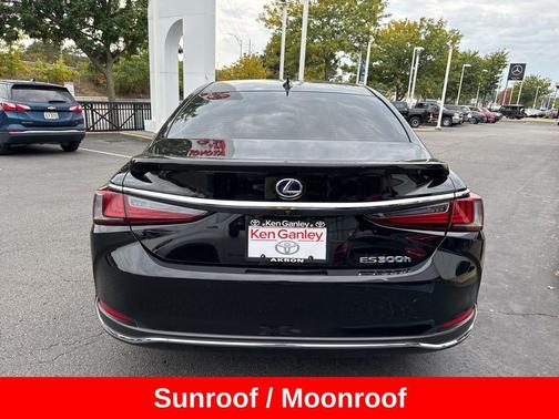 2021 Lexus ES 300h Base
