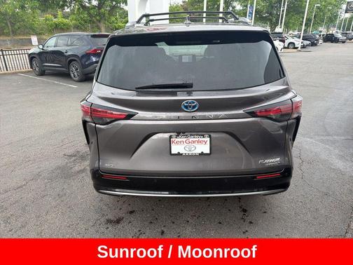 Predawn Gray Mica 2021 Toyota Sienna Platinum 7 Passenger
