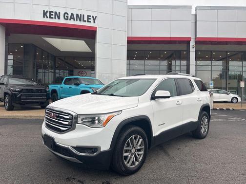 Summit White 2018 GMC Acadia SLE-2