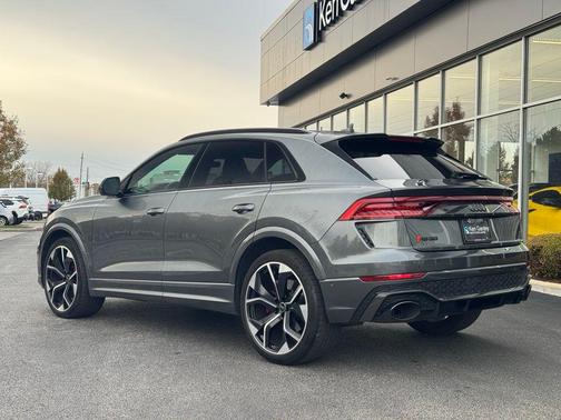 2024 Audi RS Q8 4.0T
