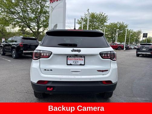Bright White Clearcoat 2025 Jeep Compass Trailhawk