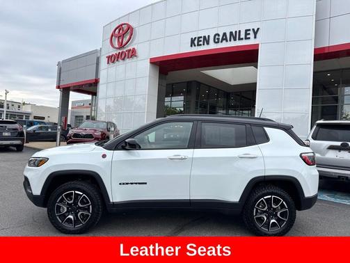 Bright White Clearcoat 2025 Jeep Compass Trailhawk