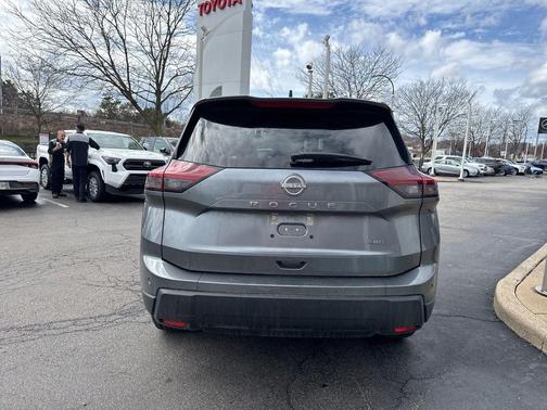 2025 Nissan Rogue SV