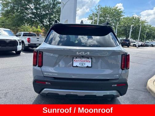 Wolf Gray 2023 Kia Sorento SX