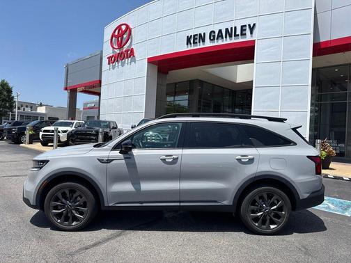 Wolf Gray 2023 Kia Sorento SX