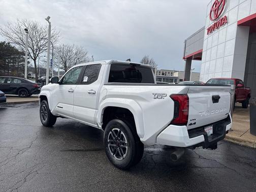 Ice 2026 Toyota Tacoma Hybrid TRD Sport