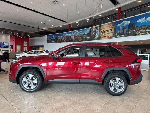 2025 Toyota RAV4 Hybrid XLE