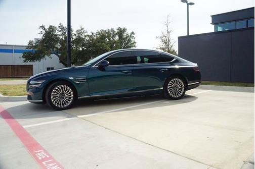 2023 Genesis Electrified G80 Base