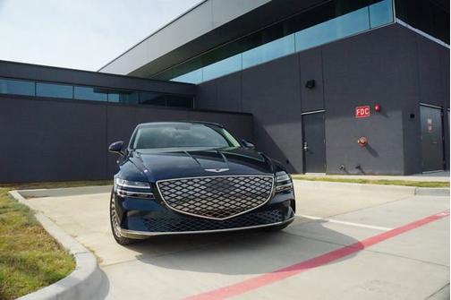 2023 Genesis Electrified G80 Base