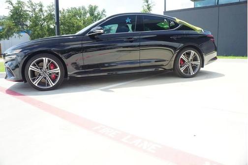 2025 Genesis G70 2.5T