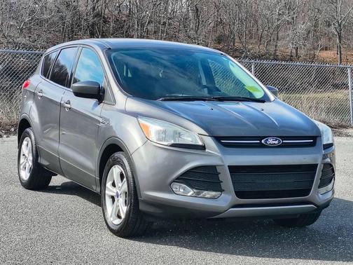 Sterling Gray Metallic 2014 Ford Escape SE