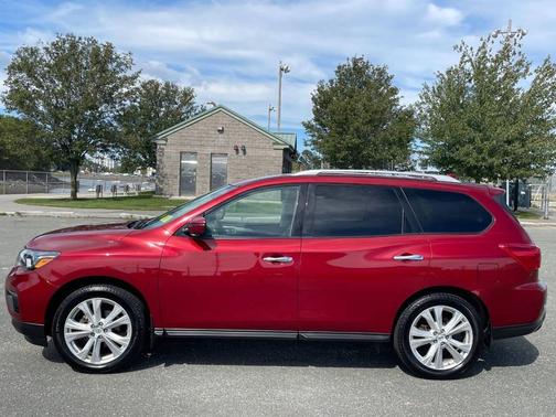 2019 Nissan Pathfinder SL