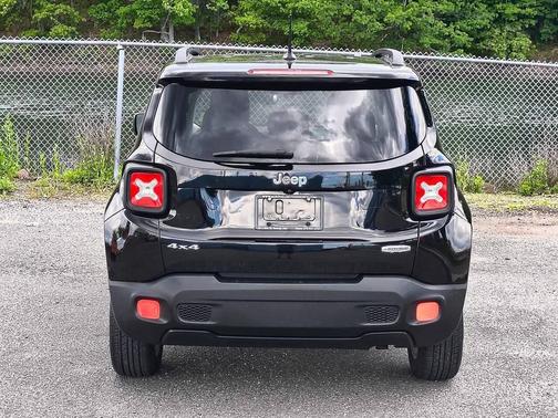 Black 2017 Jeep Renegade Latitude