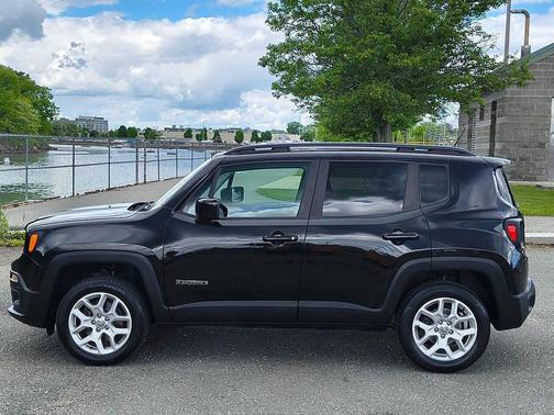 Black 2017 Jeep Renegade Latitude