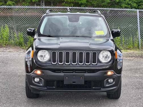 Black 2017 Jeep Renegade Latitude