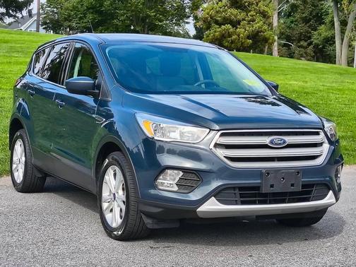 Baltic Sea Green Metallic 2019 Ford Escape SE
