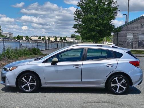 Ice Silver Metallic 2019 Subaru Impreza 2.0i Premium