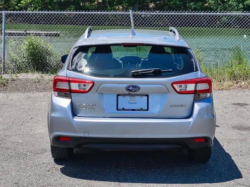 Ice Silver Metallic 2019 Subaru Impreza 2.0i Premium