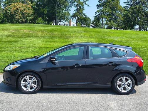 Tuxedo Black Metallic 2014 Ford Focus SE