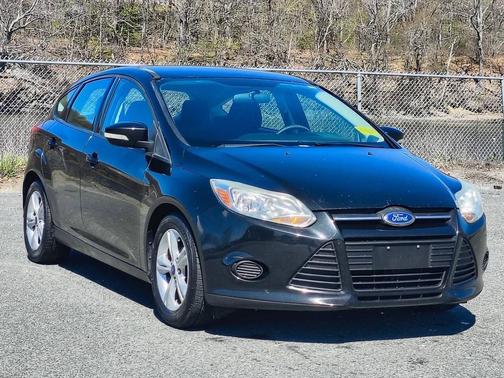 Tuxedo Black Metallic 2014 Ford Focus SE