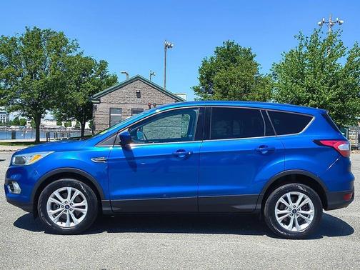 Lightning Blue 2017 Ford Escape SE