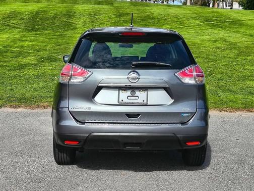 Gun Metallic 2014 Nissan Rogue S