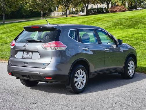 Gun Metallic 2014 Nissan Rogue S