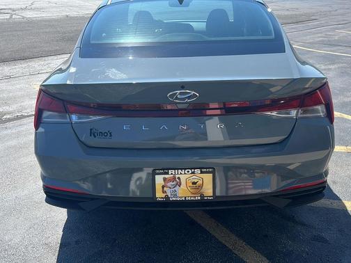 2023 Hyundai ELANTRA SE
