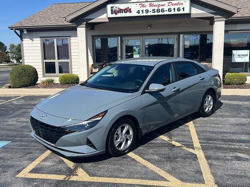 2023 Hyundai ELANTRA SE