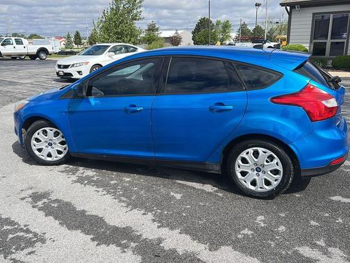 Blue Candy Metallic 2012 Ford Focus SE