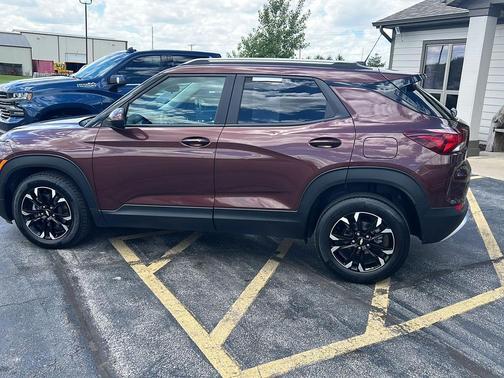 Mahogany Red Metallic 2022 Chevrolet Trailblazer LT
