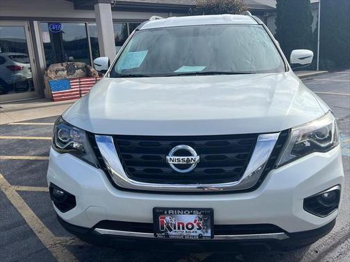 2017 Nissan Pathfinder SV