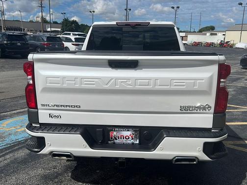 Iridescent Pearl Tricoat 2022 Chevrolet Silverado 1500 High Country