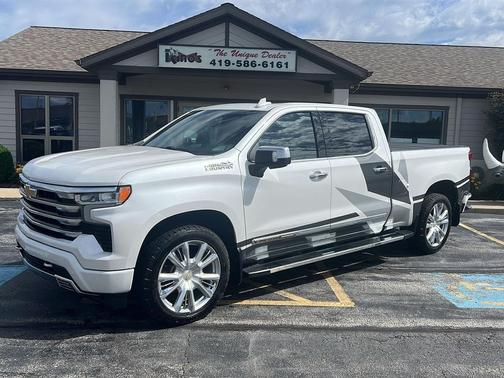 Iridescent Pearl Tricoat 2022 Chevrolet Silverado 1500 High Country