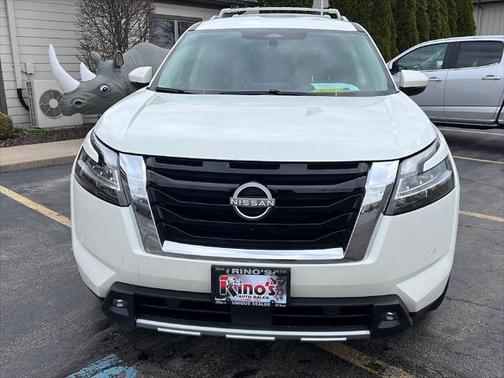 2022 Nissan Pathfinder SL 4WD