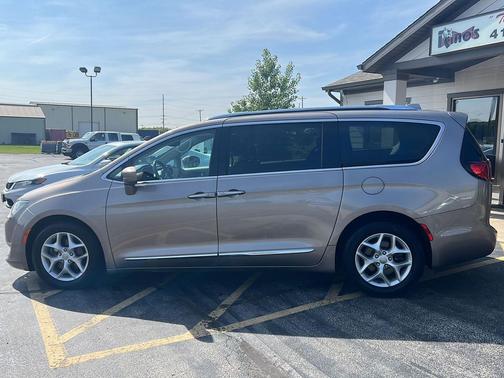 Molten Silver 2018 Chrysler Pacifica Touring-L Plus