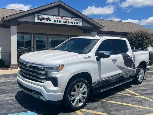 Iridescent Pearl Tricoat 2022 Chevrolet Silverado 1500 High Country